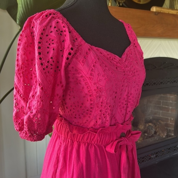 H&M Eyelet Top Size XS - Picture 8 of 14